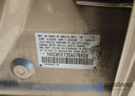 2005 Honda Accord 2.4 Ex z USA, uszkodzony, nr VIN 1HGCM56735A076608